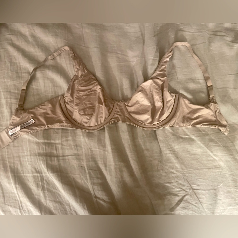 Victoria Secret Body By Victoria unlined underwire bra